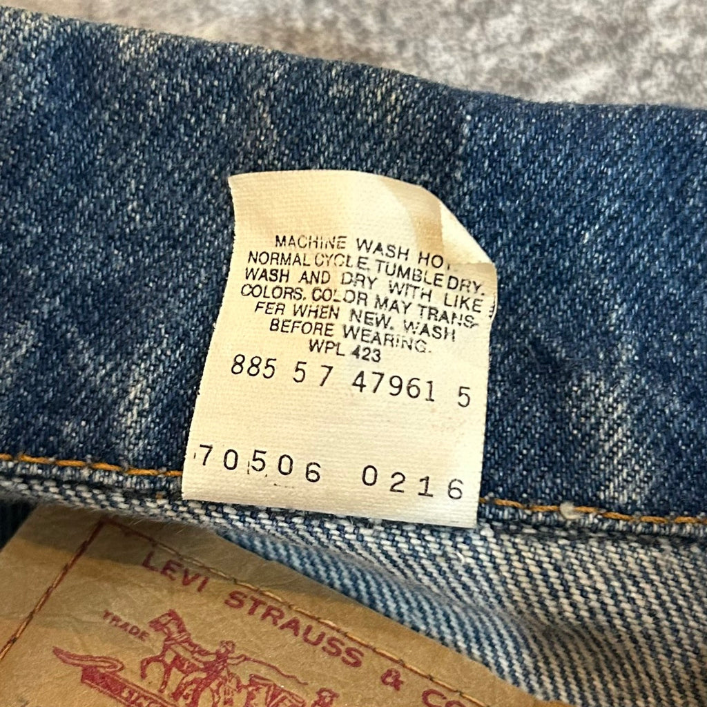 80's Levi’s 70506-0214 size 42R DENIM TRUCKER JACKET MADE IN CANADA