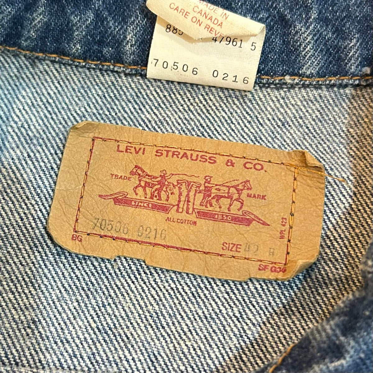 80's Levi’s 70506-0214 size 42R DENIM TRUCKER JACKET MADE IN CANADA