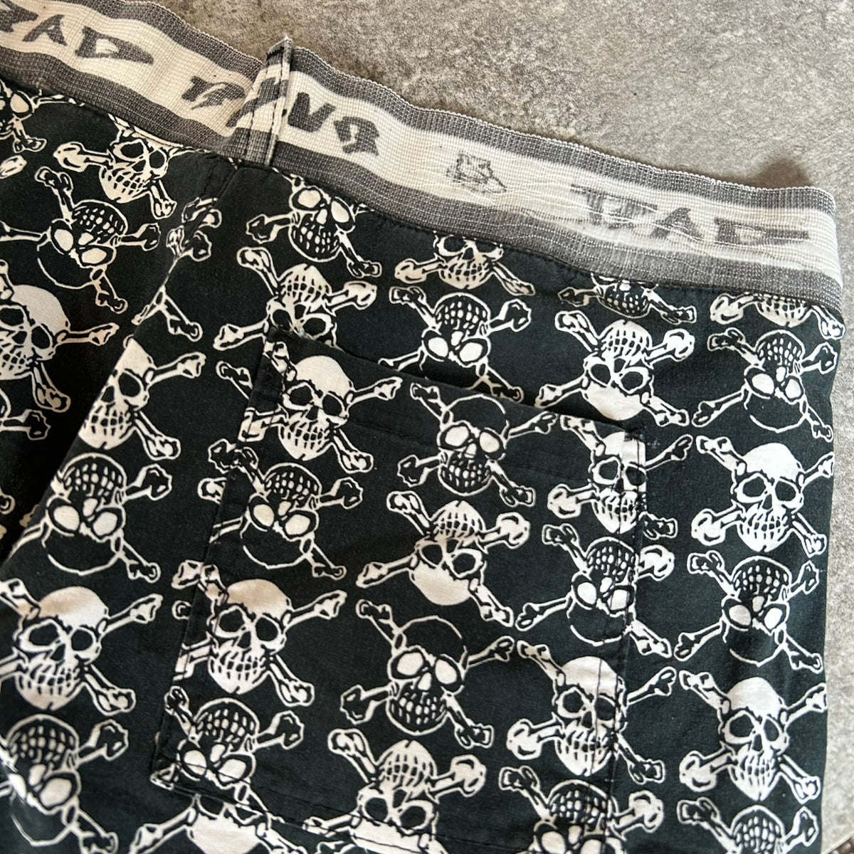 90's Life's a beach Punk Skull Shorts OLD SKATE